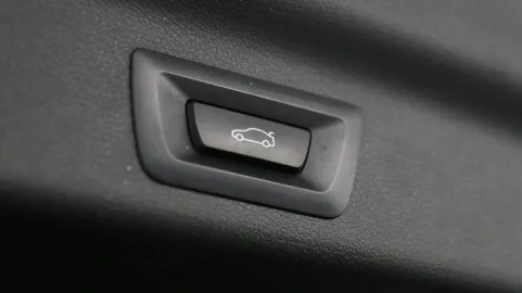 Car image 49