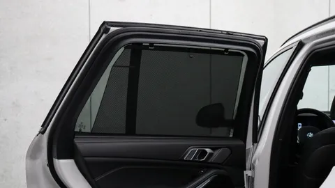 Car image 28