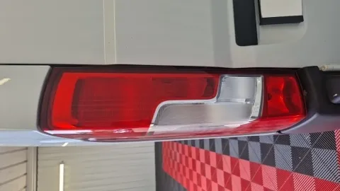 Car image 27