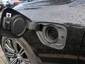 Car image 30
