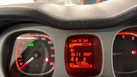 Car image 14