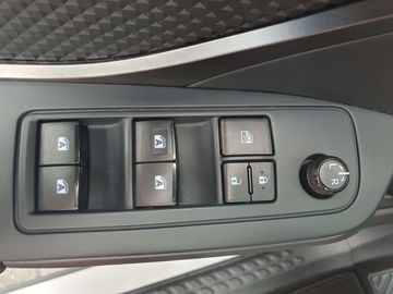 Car image 37