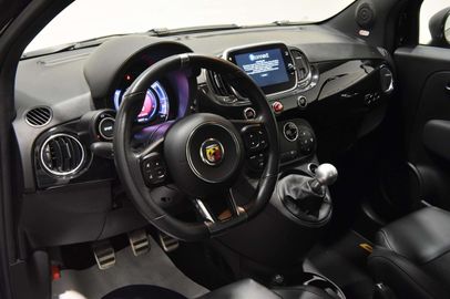 Car image 33