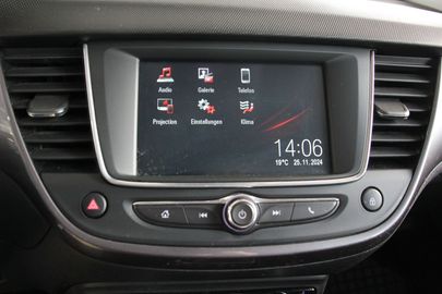 Car image 26