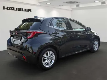 Car image 4