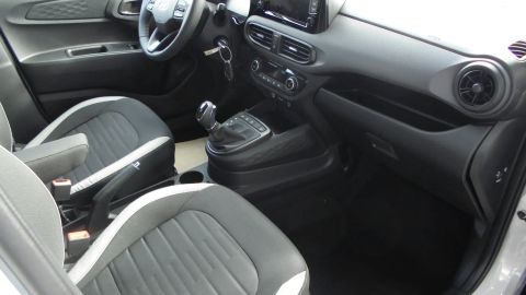 Car image 20