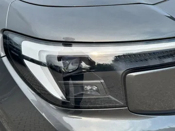 Car image 29