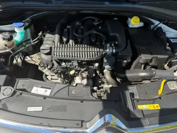 Car image 25