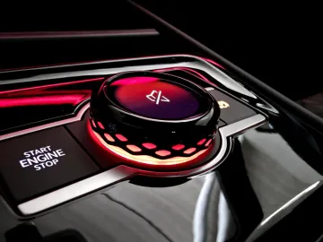 Car image 24