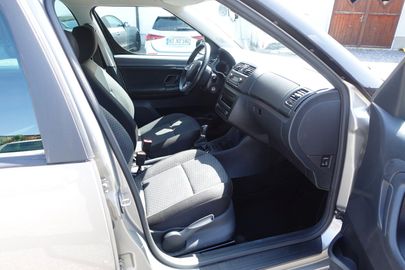 Car image 22