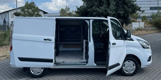 Car image 14