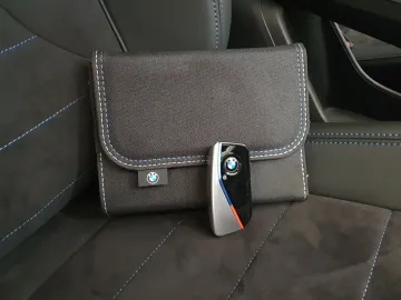 Car image 33
