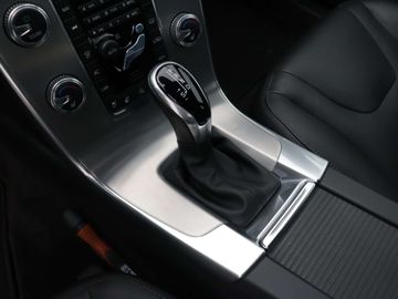 Car image 32