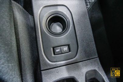 Car image 24