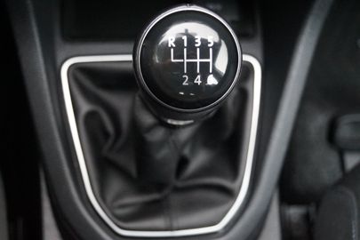 Car image 30