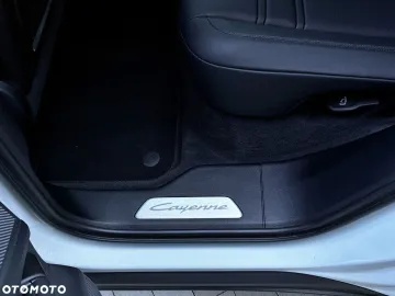 Car image 40