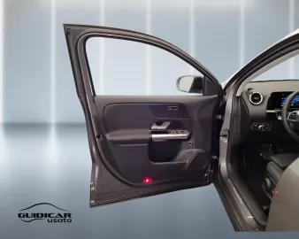 Car image 30