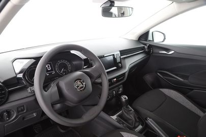 Car image 11