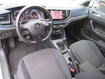 Car image 14