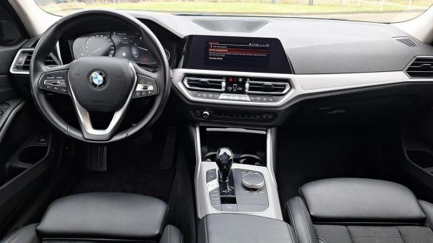 BMW 318d Touring Advantage 110 kW image number 26