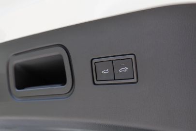 Car image 34