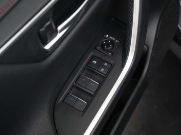 Car image 33