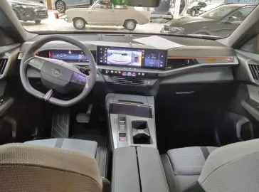 Car image 22