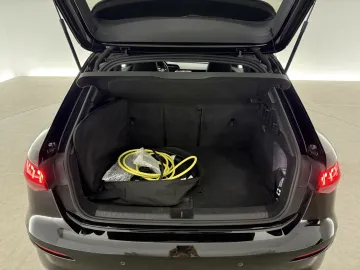 Car image 36