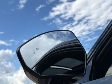 Car image 39