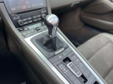 Car image 26