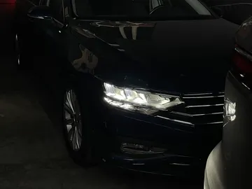 Car image 30