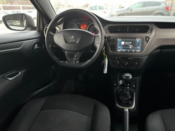 Car image 16