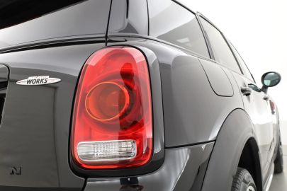 Car image 33