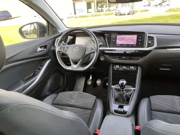 Car image 30