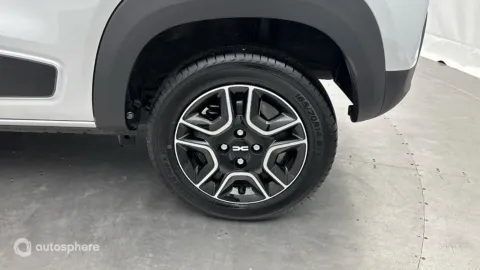 Car image 20