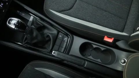 Car image 40