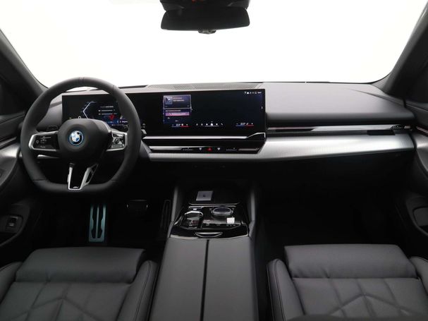 BMW 530 e 220 kW image number 30