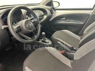 Car image 14