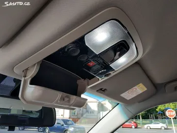 Car image 35