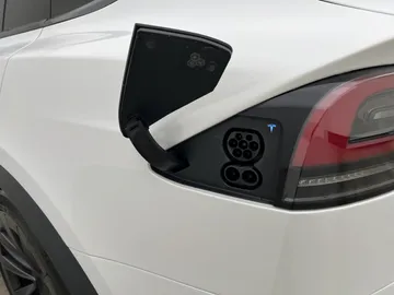Car image 38
