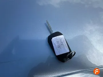 Car image 26