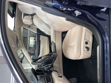 Car image 36