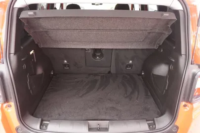 Car image 35