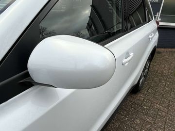 Car image 37