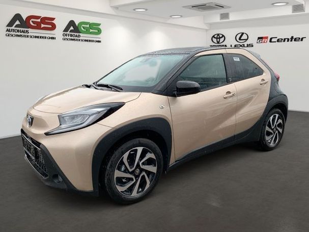 Toyota Aygo X 1.0 53 kW image number 2