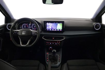 Car image 10