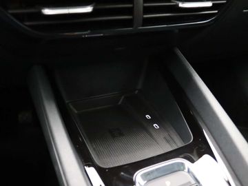 Car image 33