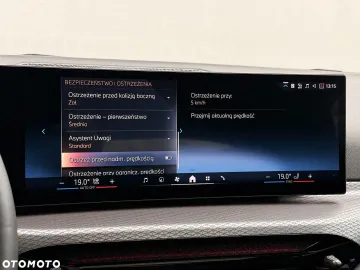 Car image 35