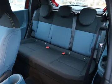 Car image 26