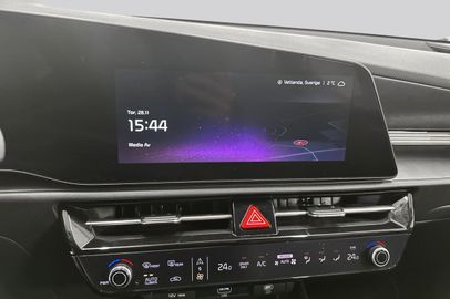 Car image 11